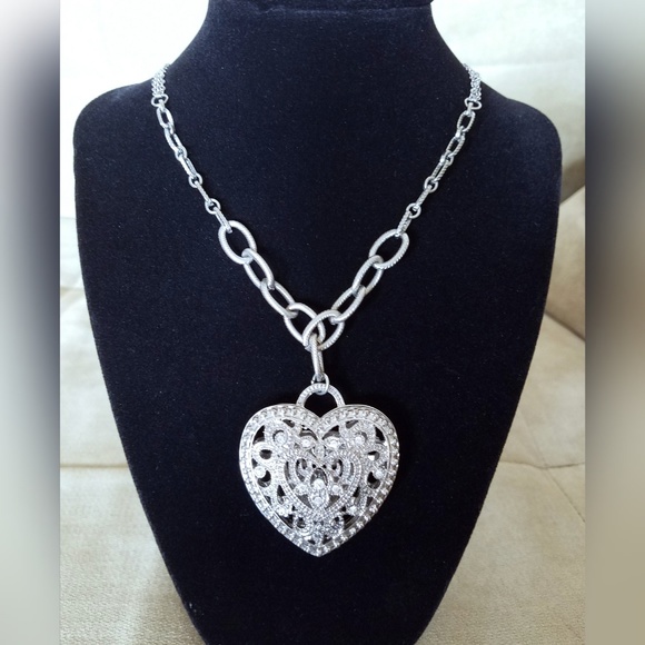 Jewelry - Heart Charm Statement Necklace